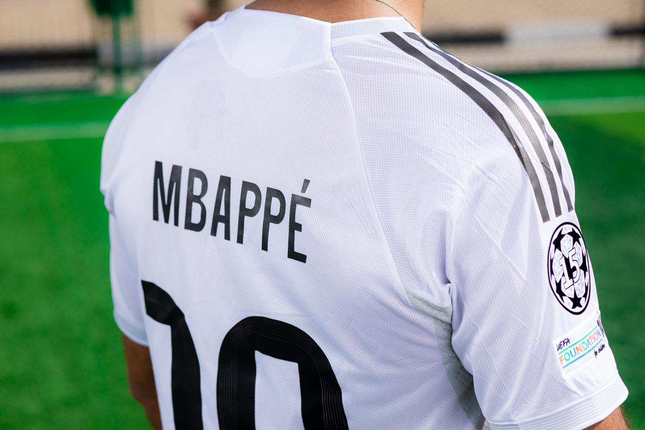 Real Madrid Players' Edition Shirt featuring* Kylian Mbappé